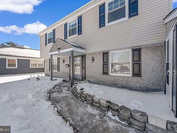 3rd image of 58 Parish Ln