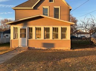 15 1st St SE, Melrose, MN 56352