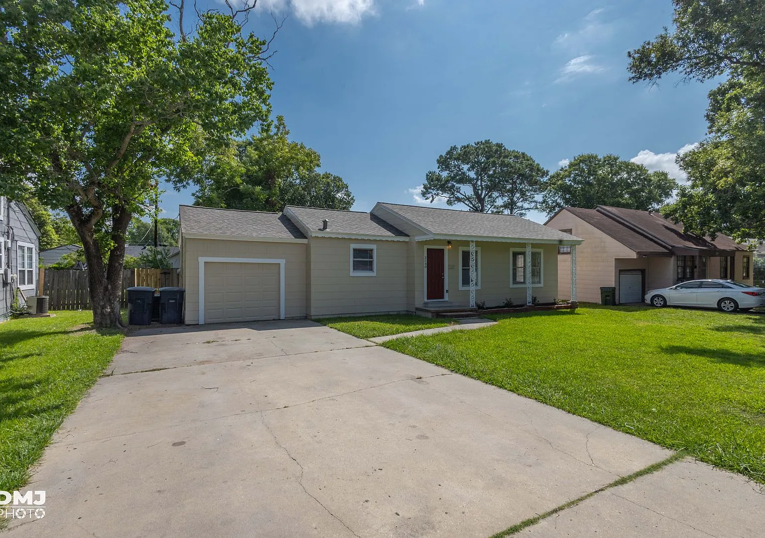 Move in Ready and pricced to GO!! 3 Bed / 2 Bath in 77619! — Photo 2