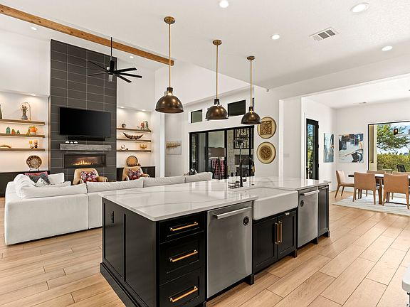 3rd image of 23007 daniel