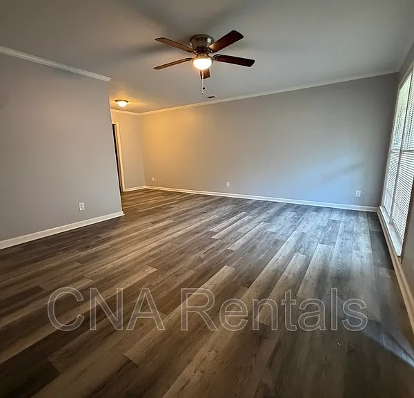 272 Kimberly Way SW — Photo 2