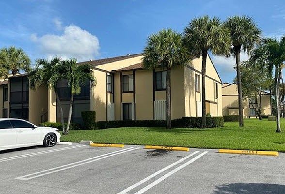 2nd image of 821 Sky Pine Way