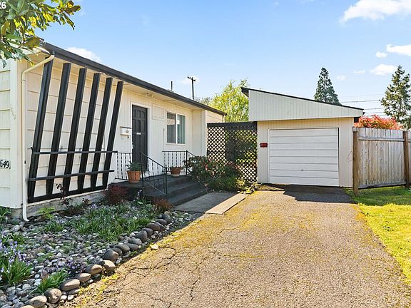 2nd image of 1649 G St