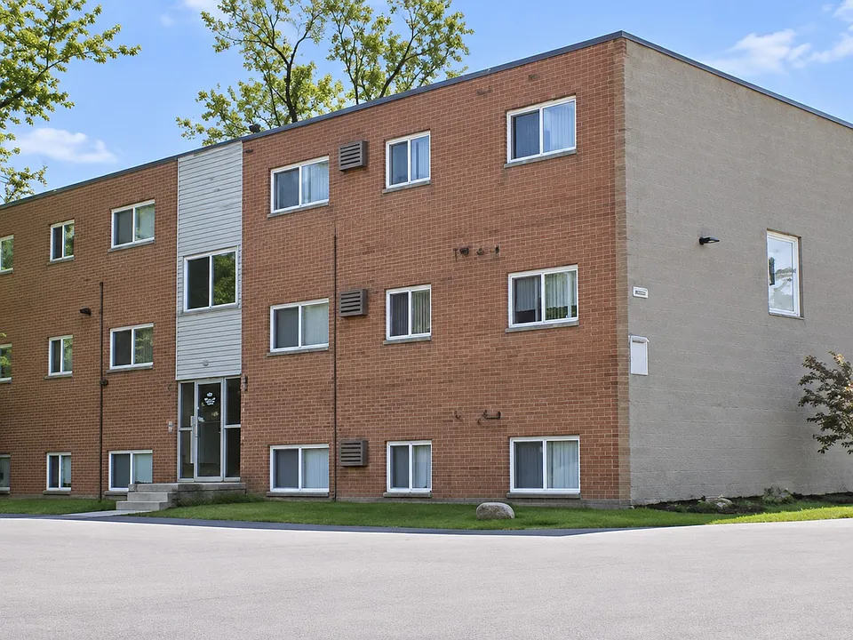 2602 Chesterfield Ct #4