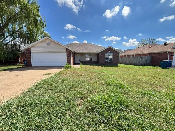 2405 SW 17th St, Bentonville, AR 72712
