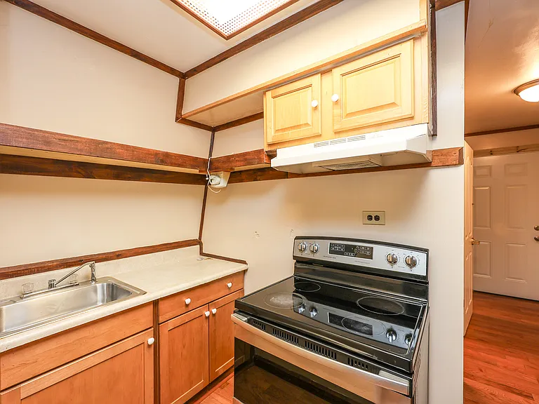 168 Williams Rd — Photo 10