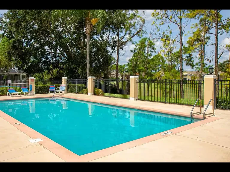 2439 Saint Augustine Blvd — Photo 17
