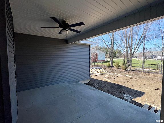 3rd image of 1701 Ambleside Dr