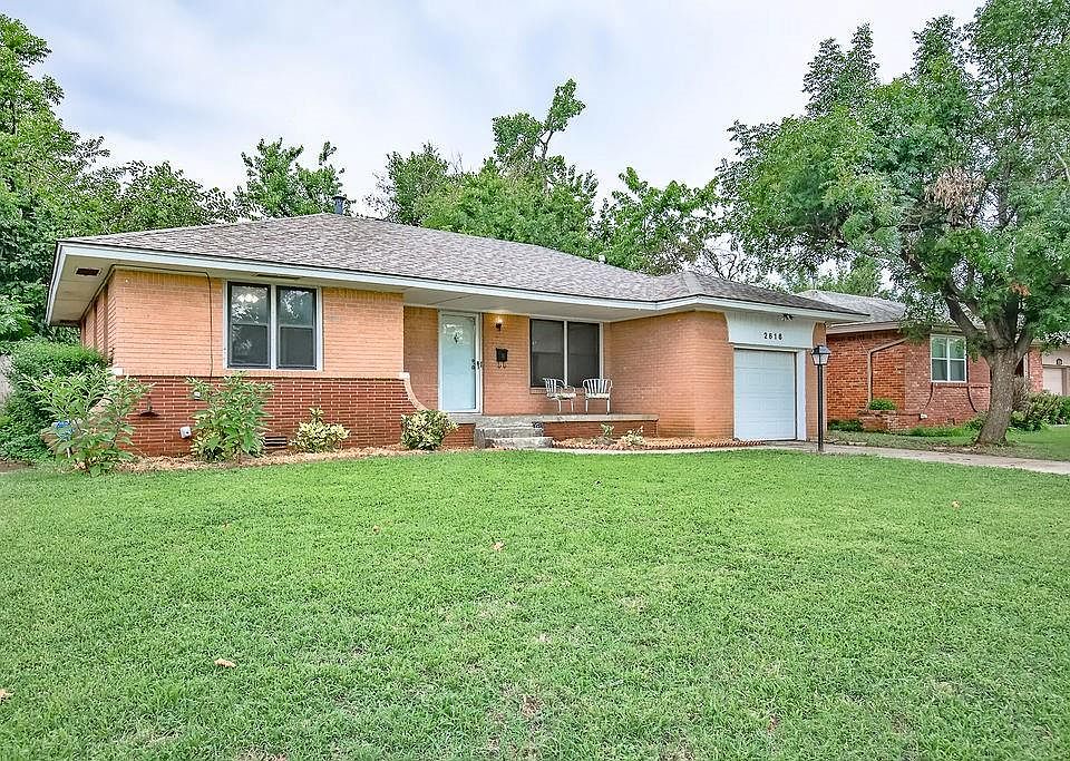 1st image of 2616 Lakeside Dr