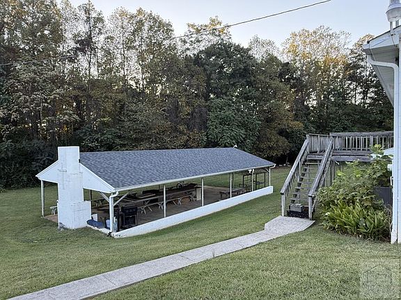3rd image of 55 Valley View Dr