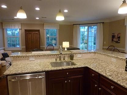 4th image of 450 Victoria Dr