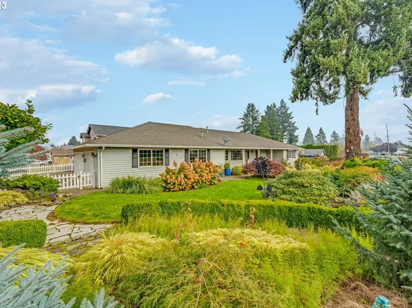 1740 N Laurelwood Loop, Canby, OR 97013