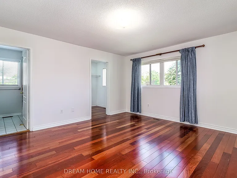 2832 Galleon Cres — Photo 11