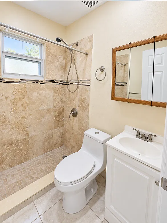 1 bed, 400 sqft, $1,600 — Photo 2