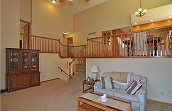 3rd image of 1527 Dartmouth Dr