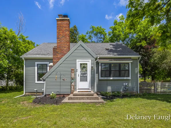 2671 Rogue River Rd NE, Belmont, MI 49306