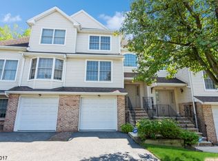 203 Grand Ridge Dr, Ridgefield, NJ 07657