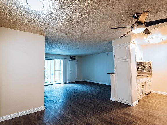 3rd image of 422 S Mariposa Ave APT 102