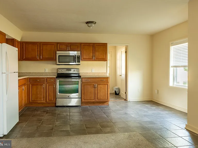 108 Martin Dr — Photo 9
