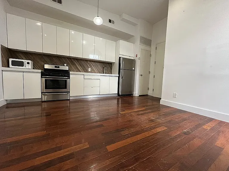 827 Monroe St #2B — Photo 2
