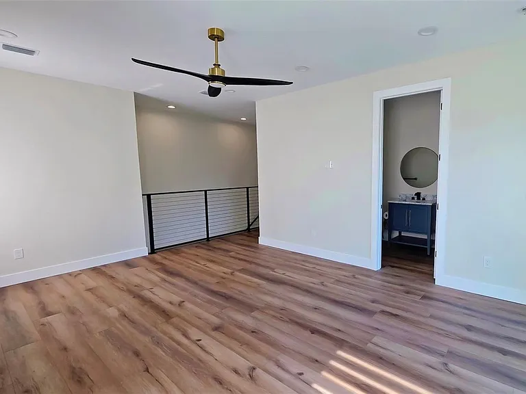 1156 Cocoanut Ave — Photo 54