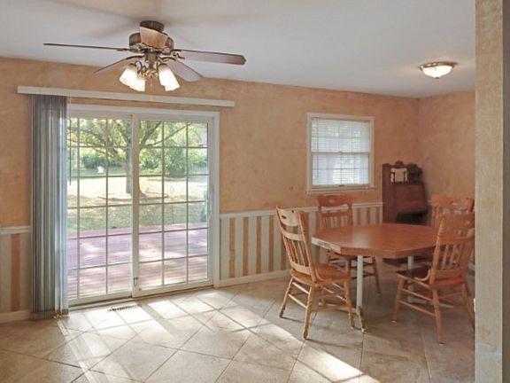 4th image of 3819 Chatten Ct