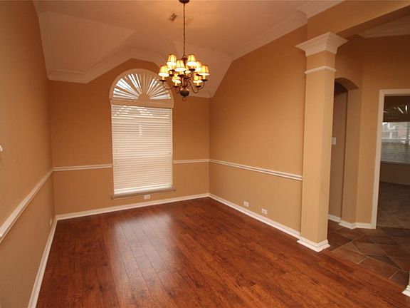4th image of 1121 Morning Creek Ln