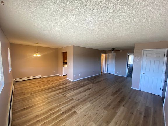 3rd image of 1140 Walnut Ave APT 28