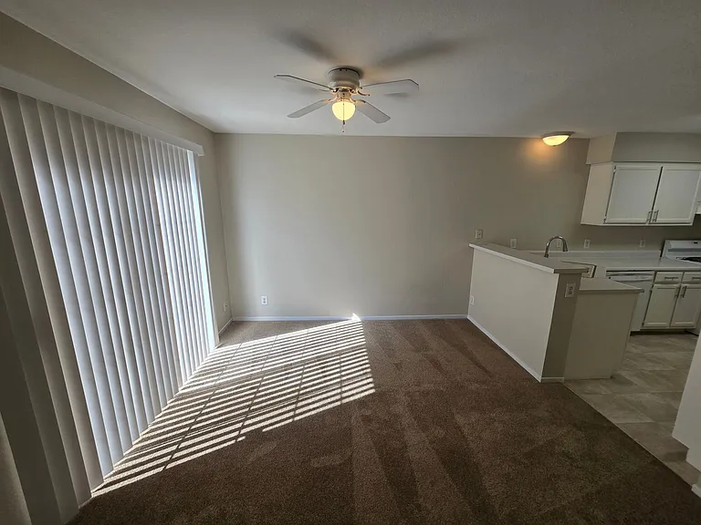 2804 Crystal Lantern Dr — Photo 4