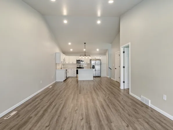 825 United Dr, Horace, ND 58047