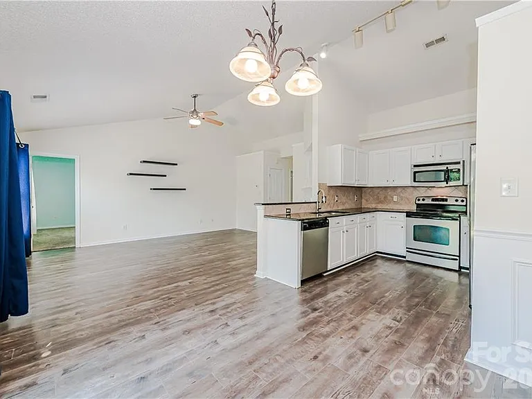 12819 Slade Castle Ct — Photo 7