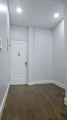 Rented by Metropolitan Equities | media 7