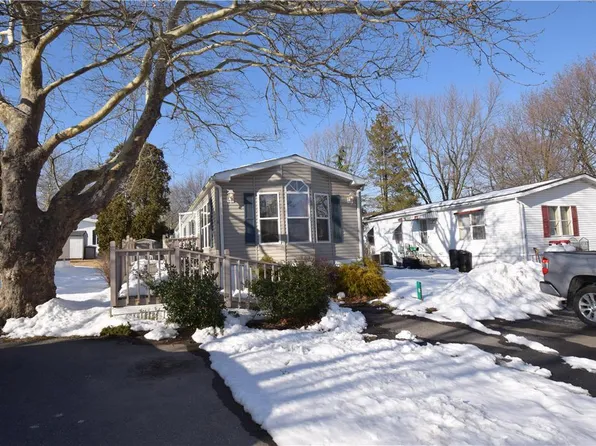 8 Spruce Ct, Bath, PA 18014