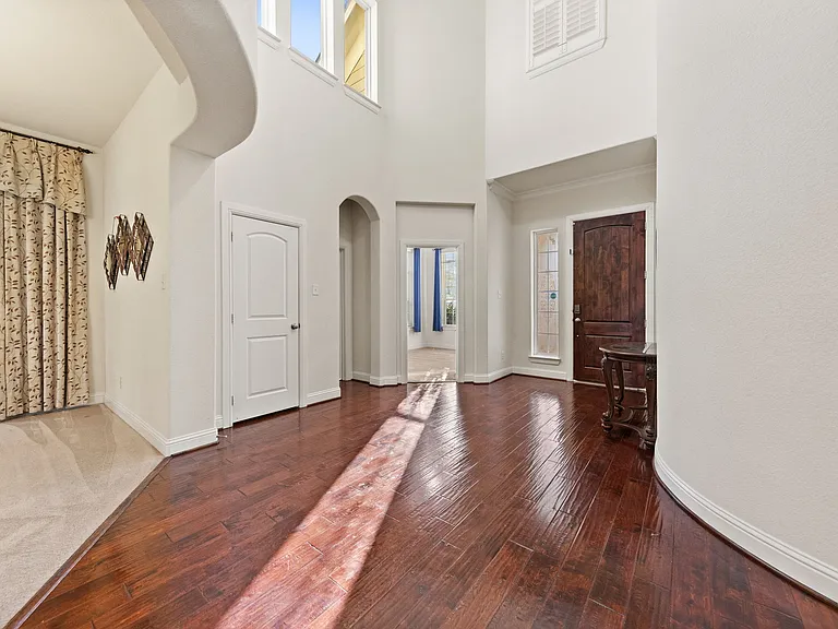 15520 Mayflower Trl — Photo 4