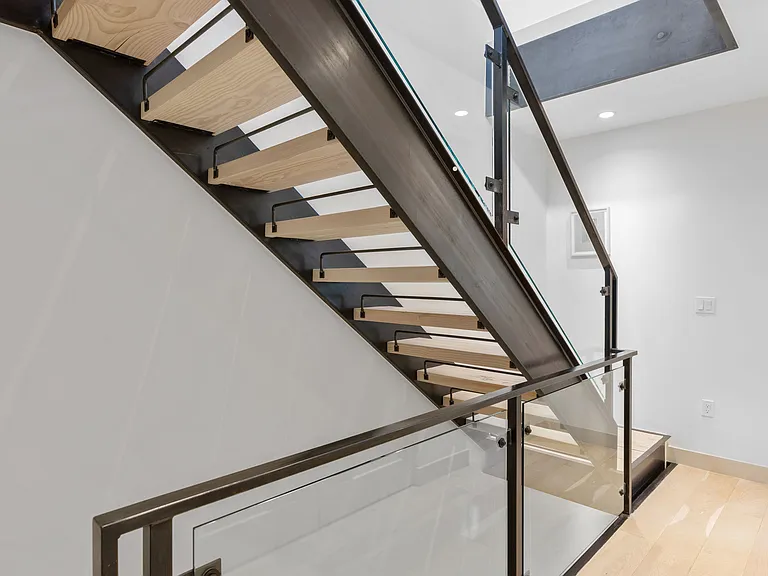 240 S Mahoney Dr #8 — Photo 27