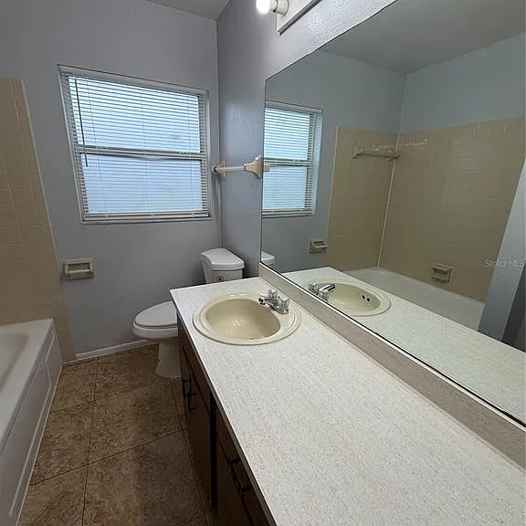 2463 Avenue C SW #A — Photo 7