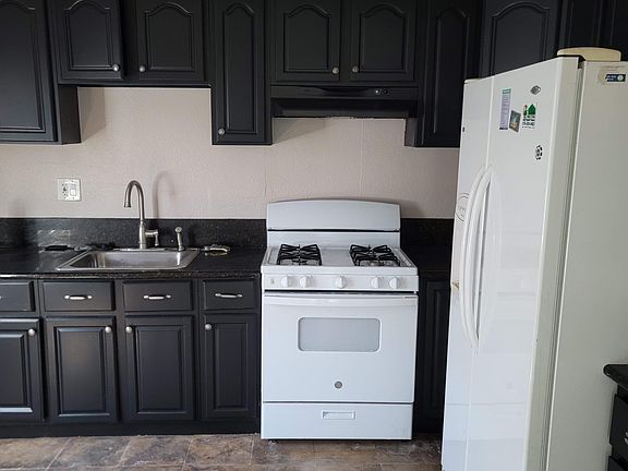 2nd image of 3920 High St