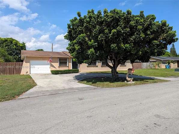 12601 SW 195th Ter, Miami, FL 33177