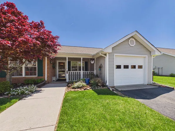 218 Wheatland Ct, Christiansburg, VA 24073