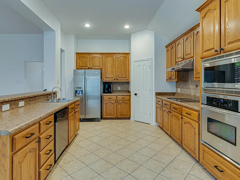 4725 Bristol Trace Trl — Photo 18