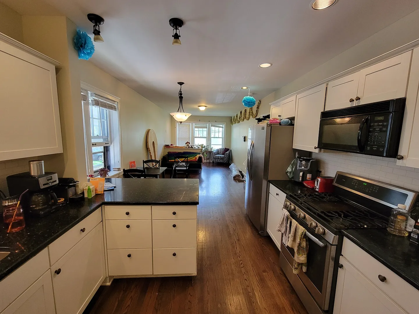 4 bed, 1200 sqft, $3,300 — Photo 2