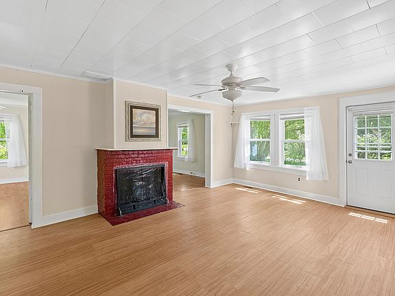 4th image of 37 N Bishops Ln