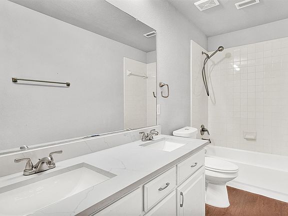 3rd image of 3704 Kimble Dr