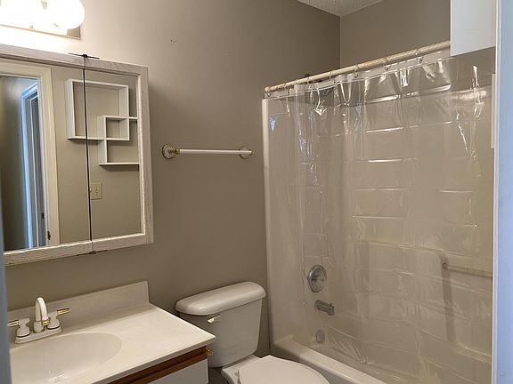 4th image of 113 Senseny Glen Dr
