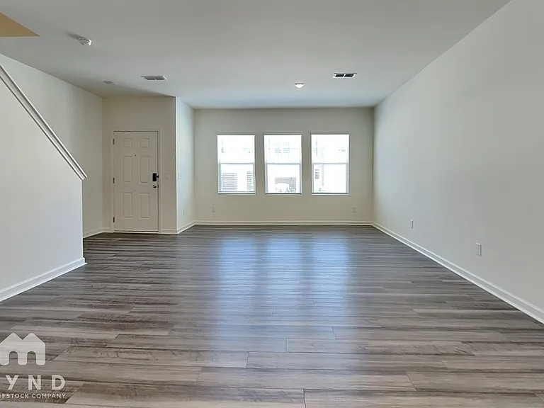 3036 Fulong Dr — Photo 8