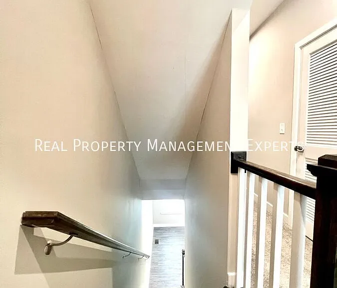 528 Billingsley Rd — Photo 14