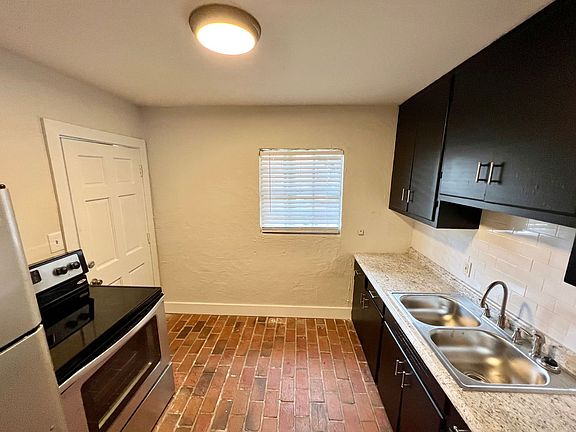 5th image of 110 S Franklin Blvd APT 1