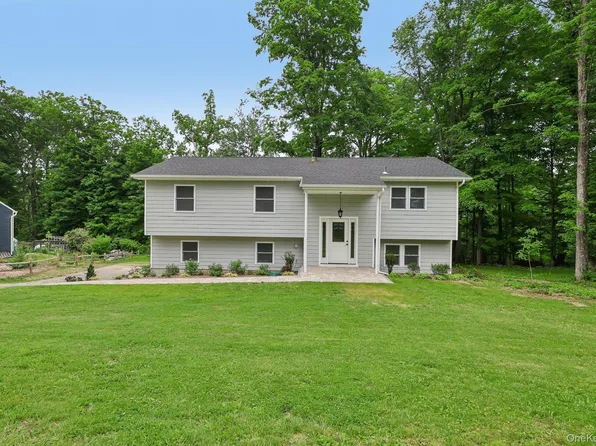 2853 Hedwig Drive, Yorktown Heights, NY 10598