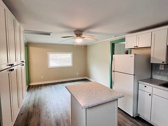 4th image of 501 Vine St