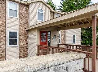 5060 Harbor Oak Dr #49, Waterford, MI 48329